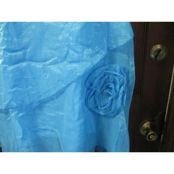 Graceful Women's Scoop Neck Blue Color Chiffon Short Sleeve Blouse - Picture 3 of 4